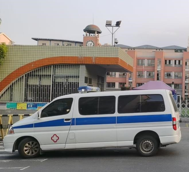 盐山救护车出租护送骨折病人一公里多少钱